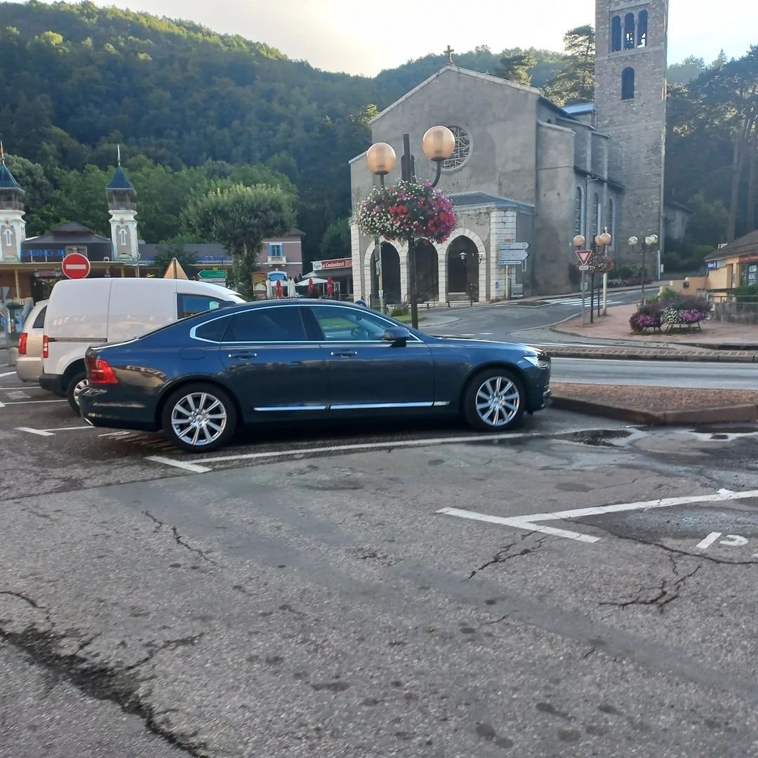 Necesites anar a Fran&ccedil;a? Necesitas ir a Francia? Truca'ns!!