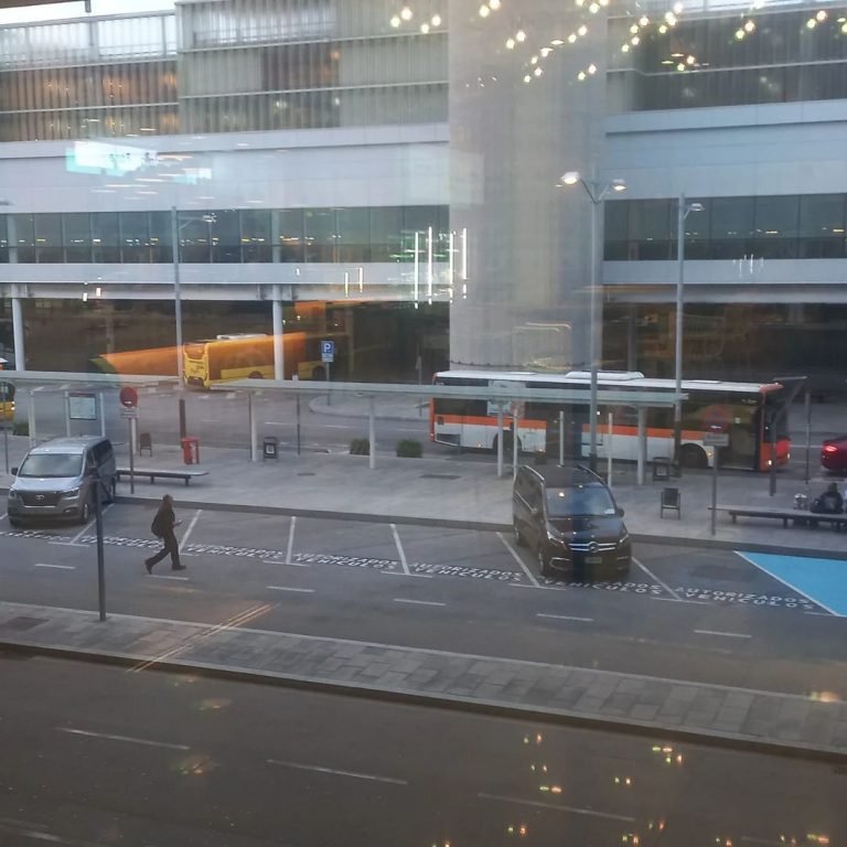Todo llega para quién sabe esperar#aeropuerto #aeropuertos #aeropuertobarcelona #barcelona #barcelonacity #barcelonarestaurants