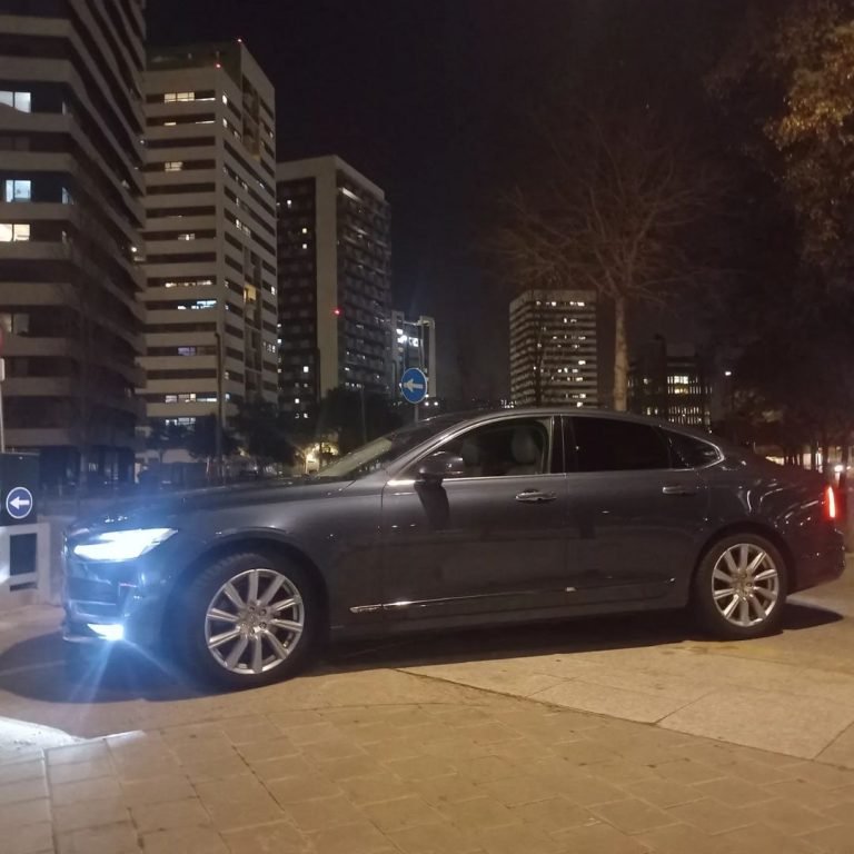 La noche es para ver los sueños, y el día para hacerlos realidad. #noches #barcelona #salida#cena #ocio #nocturno #hotel #transfer